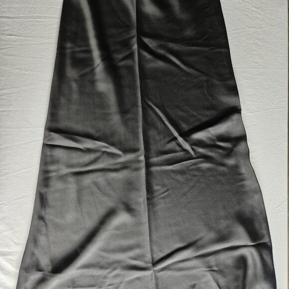 REFORMATION Layla Silk Skirt in Black, size 4 - Picture 2 of 9